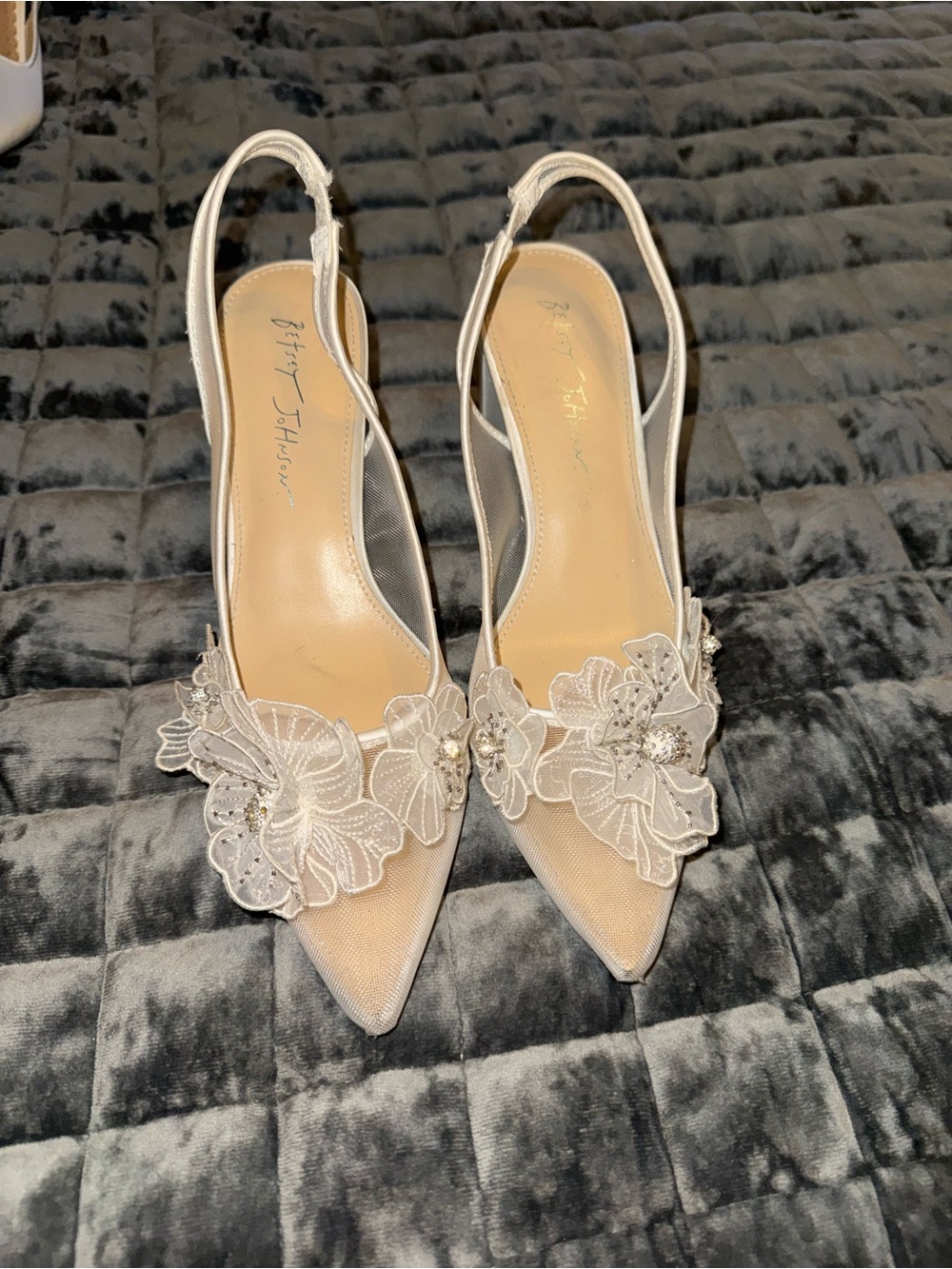 Betsey Johnson White Floral Appliqué Slingback Heels